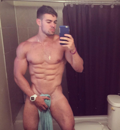 hes naked meet 22 year old fitness model
