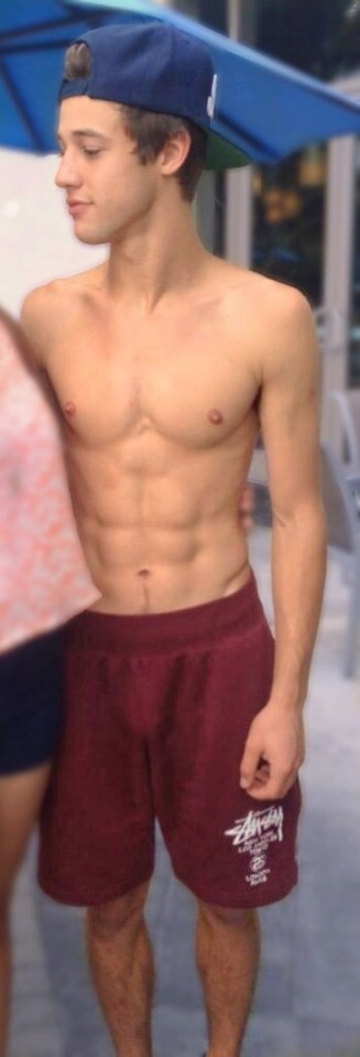 cameron dallas uggh