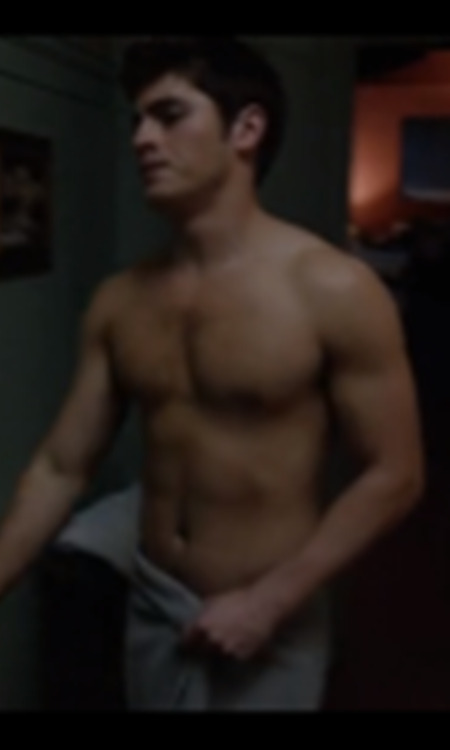 gregg sulkin showing his dick