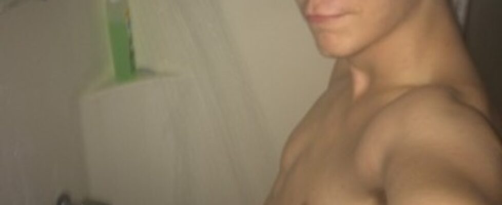 fabian the 18 yo british boy showers shows some