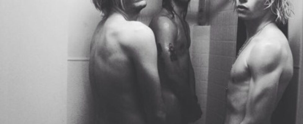 alekzmx stagedcrimescene r5 boys naked