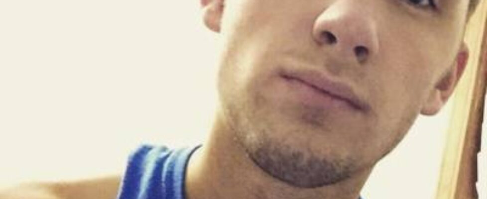 betosgaylatinmenfan thanks cody for the sexy