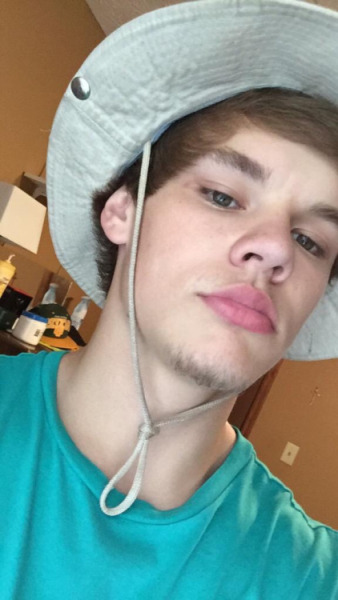 chris 19 more straight boys catfished here