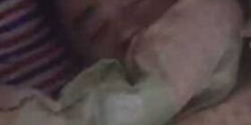 亲生父子做儿子的把自己父亲用药迷了然后自己坐上去运动