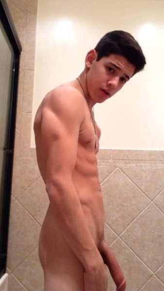 gaytwinksboysnude check out my cam im