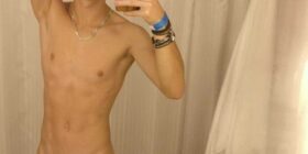 look at the sexy ass david has wouldnt mind