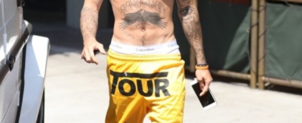 sexymalesdaily justin bieber with cum on his