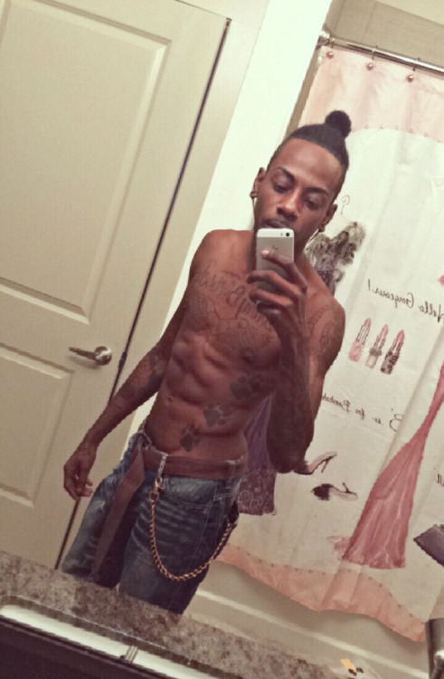 submission ayooo who likes skinny niggas with