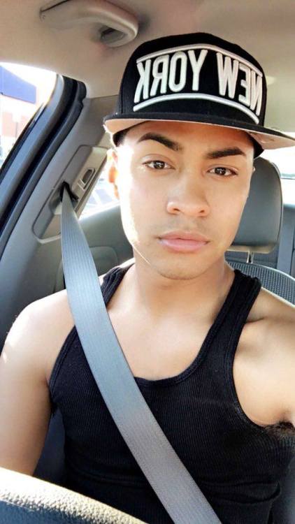 thanks dominic for the hot pics check him out