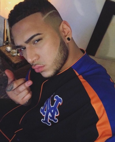 yassss how i love a pretty boy with a pretty