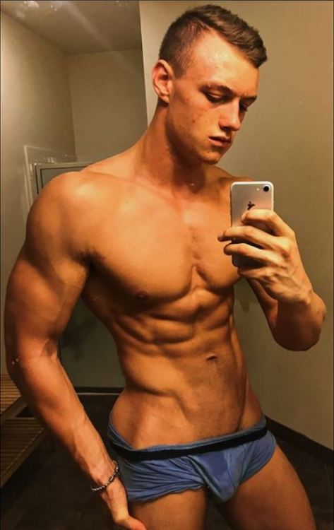 18 year old muscle twink more boys
