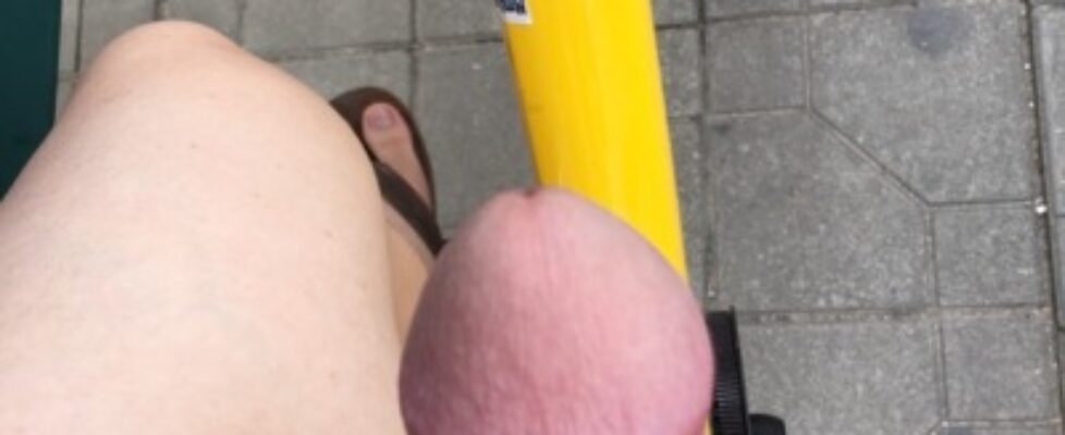 cant help to expose without underwear outside