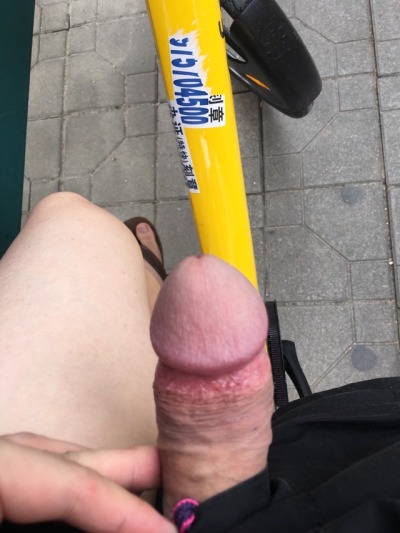 cant help to expose without underwear outside