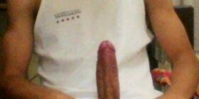 有這麼一根大雞巴的體育系帥哥一定很驕傲