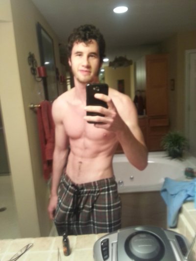 hot self pic studs hundreds of dudes added