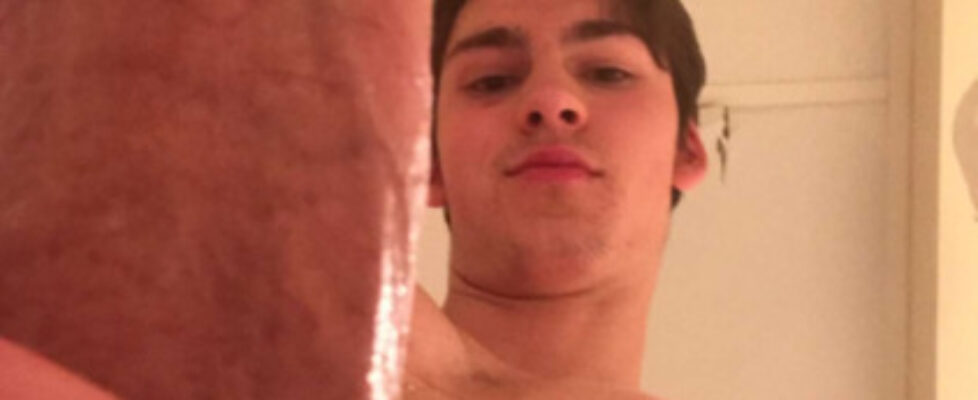 nick 18 i have 60 videos of nick message me
