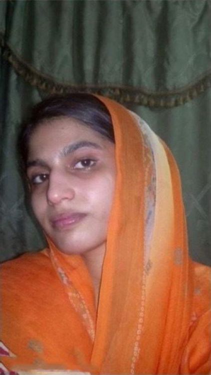 pakistani hot figure babe from karachi
