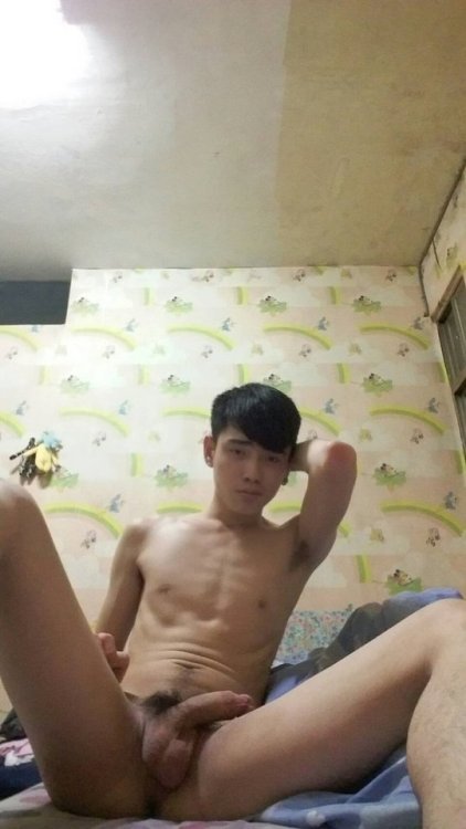 小帅哥露脸自拍