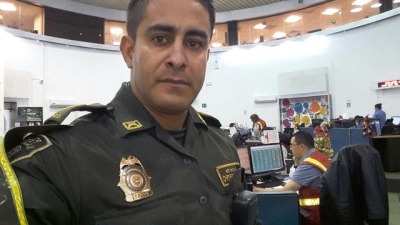hetero engañado colombiano con buena verga y guapo