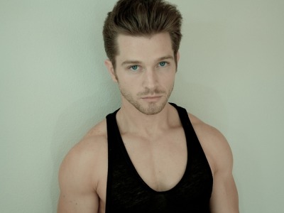 kevin bunch male fitness model and trainer