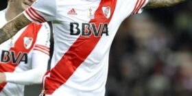 lucho gonzález argentinian soccer player