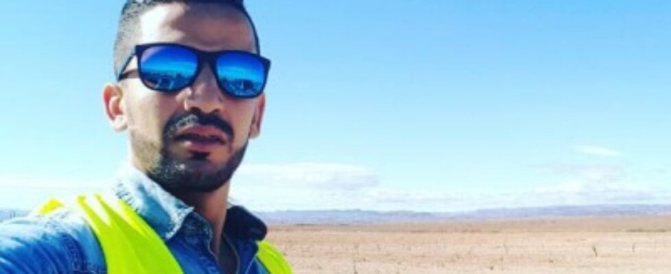 mehdi 27 years old likes to show off his hairy