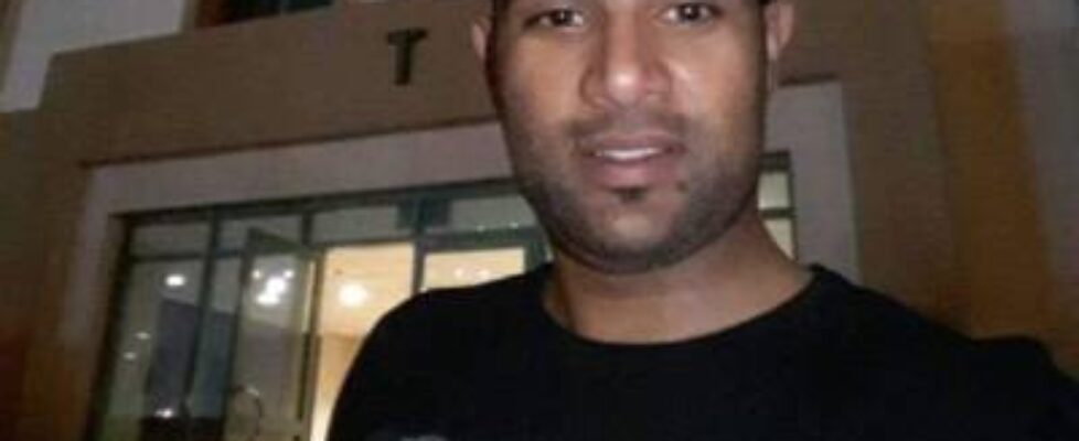 mrdarkskin there u go guys isnt him looking