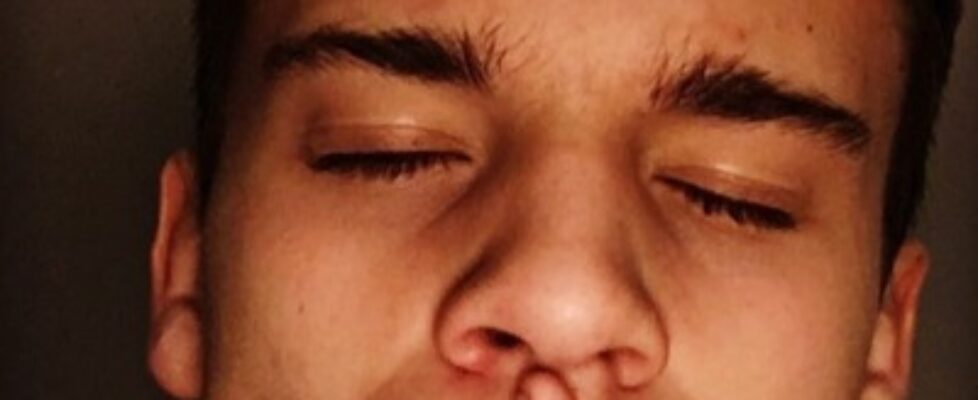 tyler 18 dm me to see more picsvids of him 10