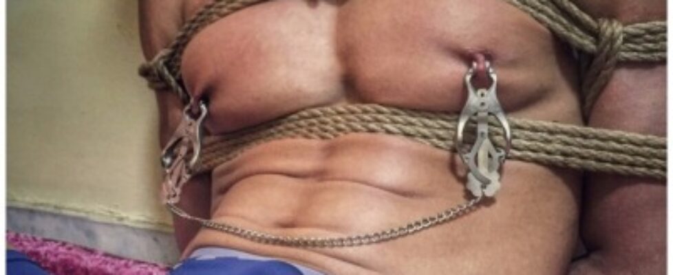whenever i see a boy with well developed pecs and