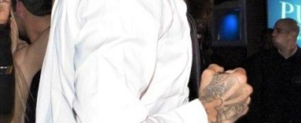 br0mancebooty chris brown phat soft yella ass