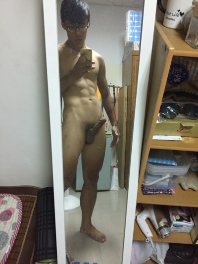 這異男真的讓我愛不釋手天天精蟲衝腦好想被他吃掉 有他家的住址超想去迷姦他嘿嘿