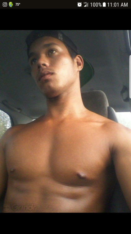 grindr 3 hottie on the dl