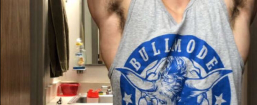 mycomo sexy hung stud