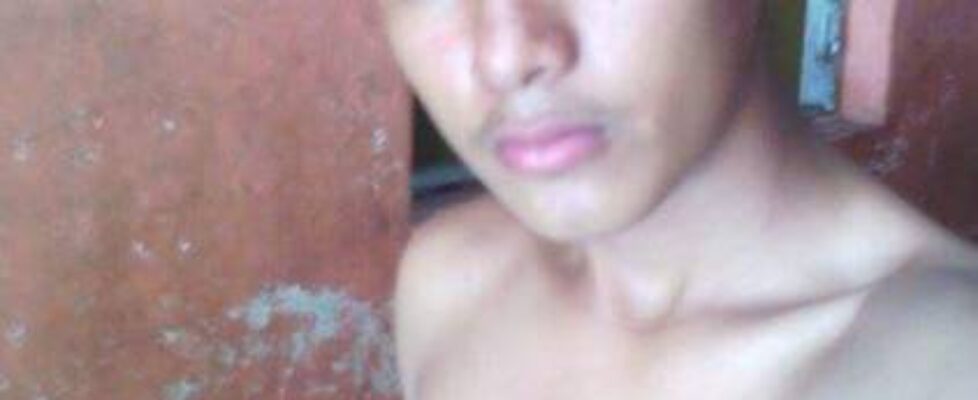 rico salvadoreño nos presume su enorme verga