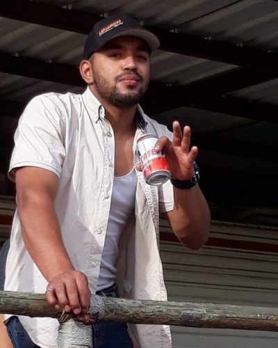 y tengo videos de este rico hombre