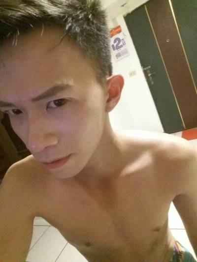 晚上硬成這樣 天阿 好想要
