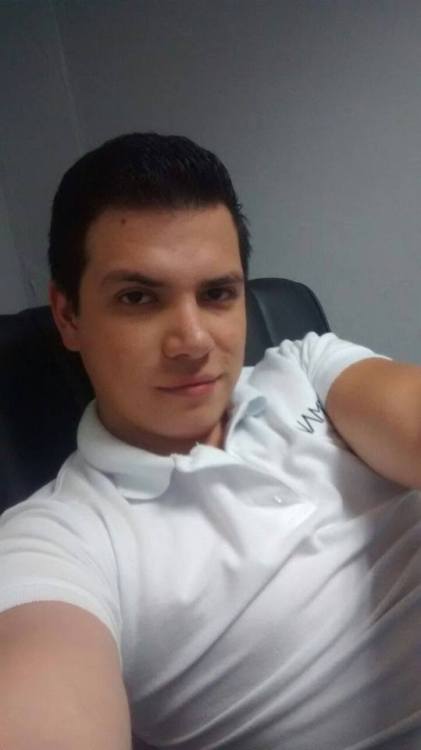 ulises t 23 años heterosbien hetero engañado