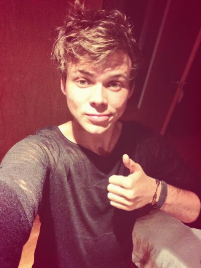 ashton irwin