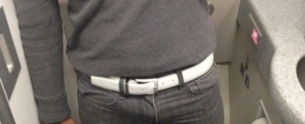 chacal tirando mucha leche