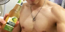 擁有結實身材跟上翹粗硬屌的眼鏡帥哥凱森帥哥