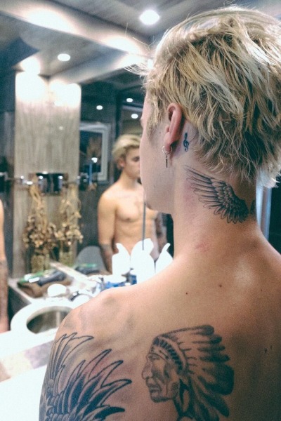 justin bieber naked again