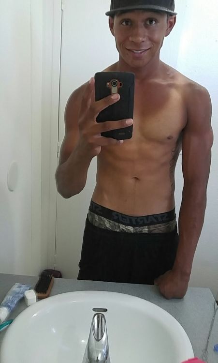 kyle is back god damn what a body the muscles