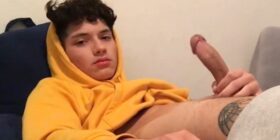 Twink jerks off before bed