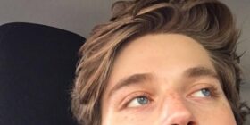 froy looking cute playing some nintendo but if