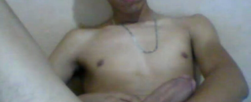 hotcamboyss wow his dick is same size as his