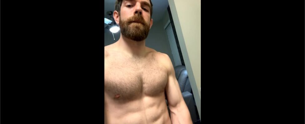 Showing off my muscular body and jerking my big dick till i cum john (bigboyplay)