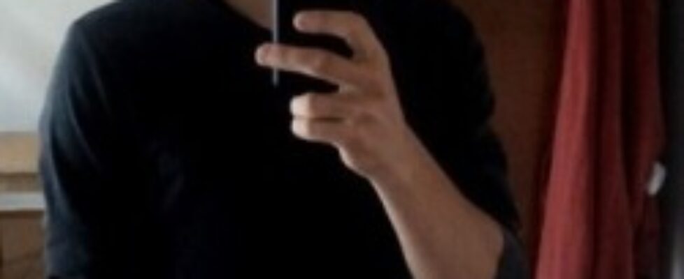 this is thomas 21yo hes so hot amazing body