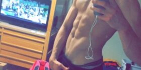 yall basketball player with a sexy ass body
