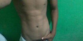 este chacalito lo vi una ves fajando con su novia